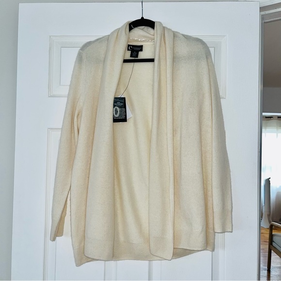 NWT Bloomingdale’s Cashmere Cardigan